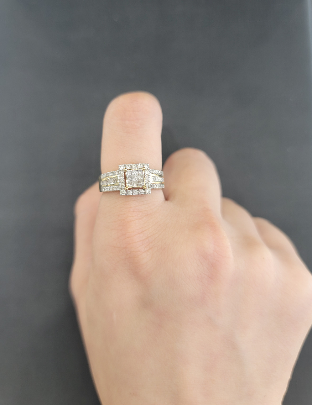 Ladies Diamond Ring