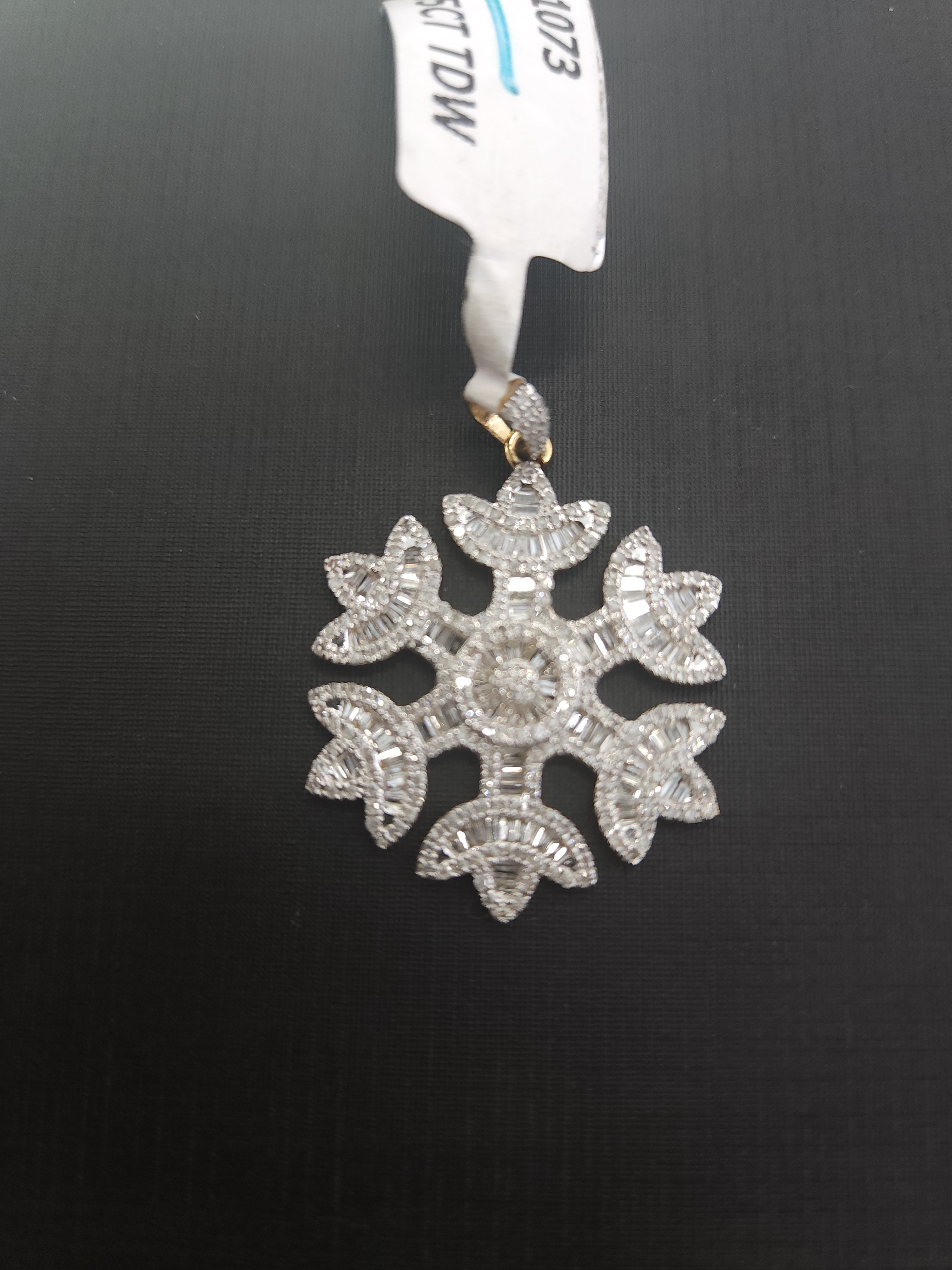 Dimond Snowflake Diamond Snowflake – AZ Toronto Jewellery