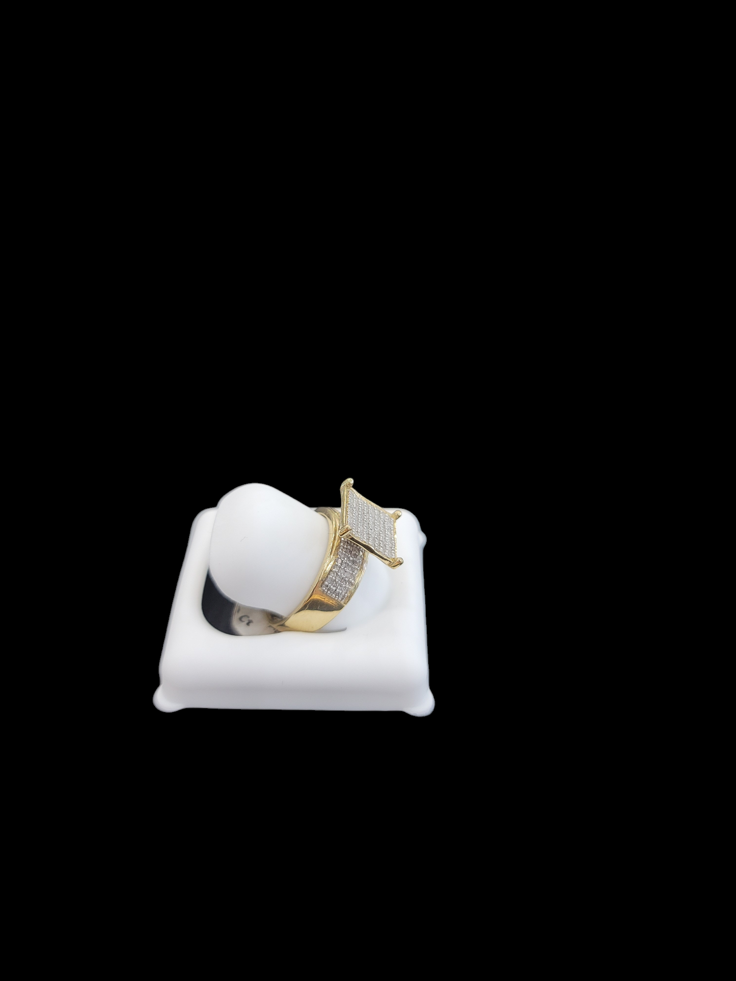 Ladies Diamond Ring