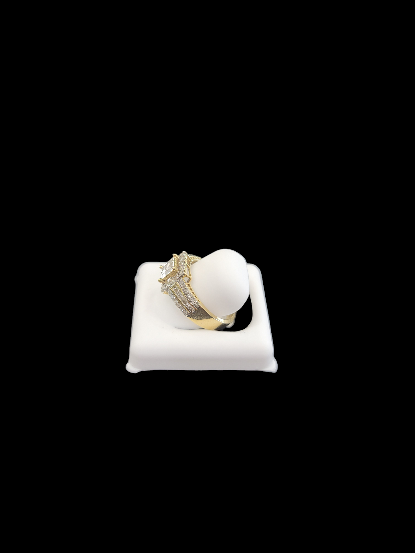 Ladies Diamond Ring